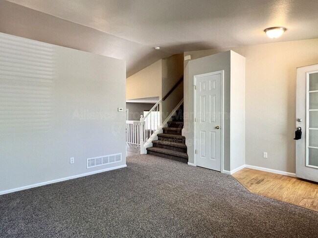 Foto del edificio - 5851 Granby Hill Dr