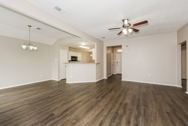 Building Photo - 1433 Spicewood Dr