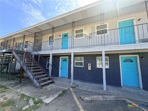 Building Photo - 2104 Jerome Dr