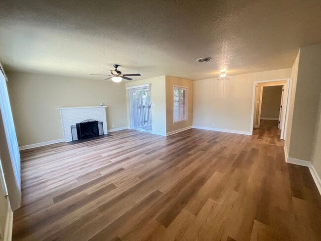 Foto del edificio - 3 bed / 2 ba house - Yuba City