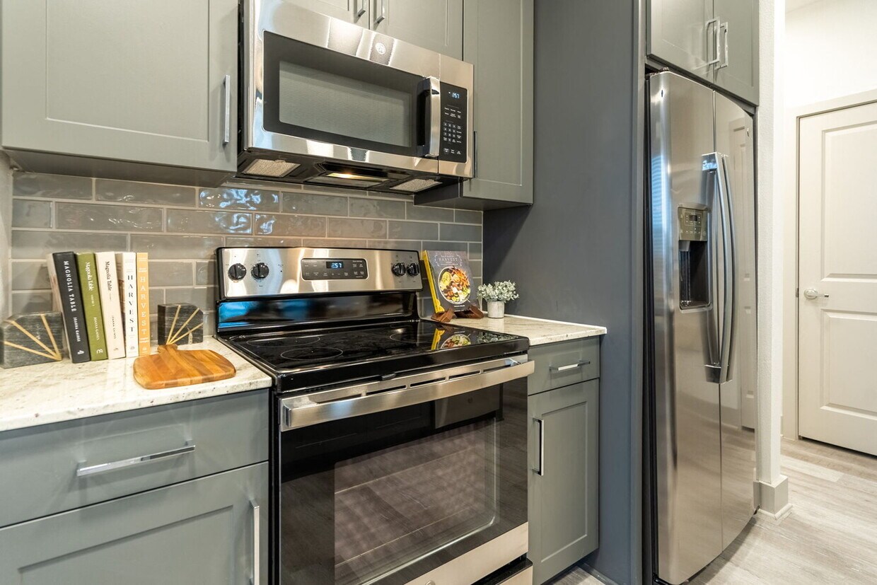 Primary Photo - Stylish Living Starts with 8 Weeks Free!