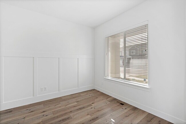 Building Photo - 16349 S Coupler Ln