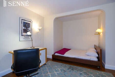 Building Photo - 395 Broadway