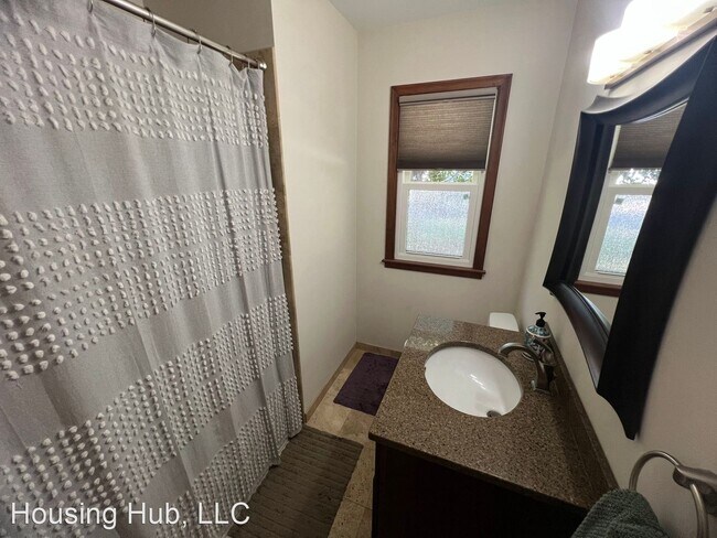Foto del edificio - 3 br, 2 bath House - 8476 Goodview Ave S