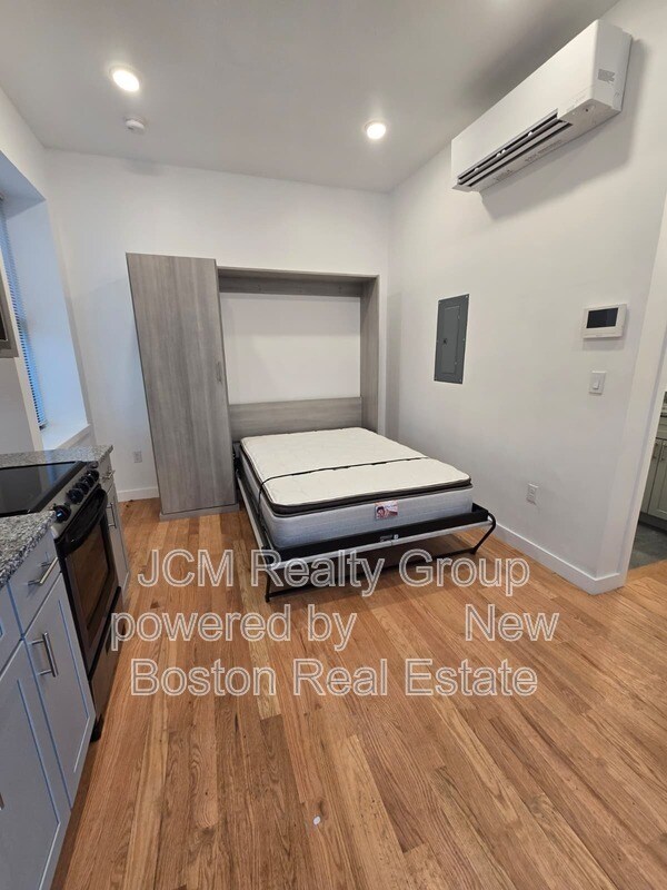 Building Photo - 165 Hawthorne St