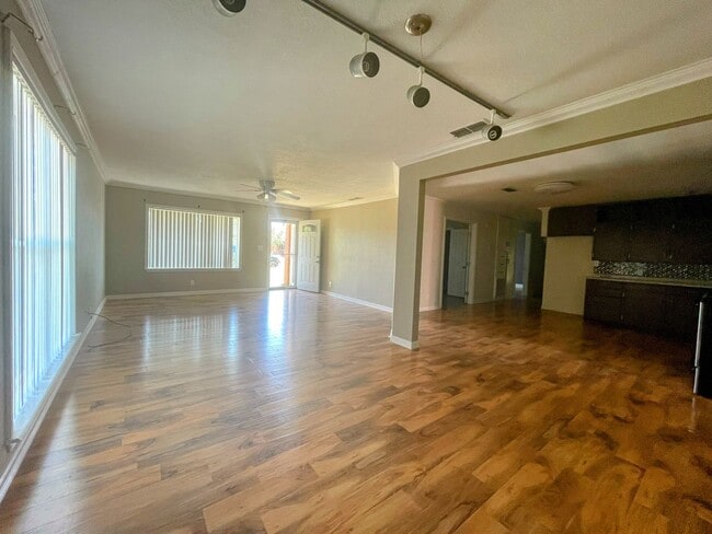 Building Photo - Sun-Kissed Living in Lamesa – Your Perfect...