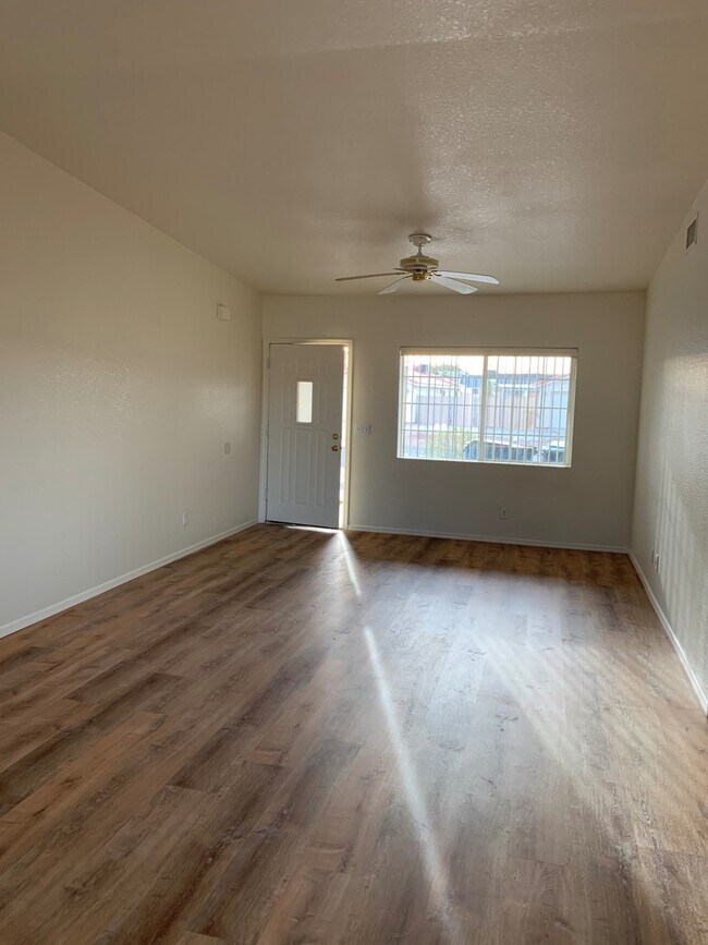 Building Photo - 3331 Tomahawk Dr