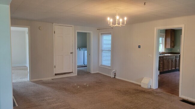 Building Photo - 39W742 Plank Rd