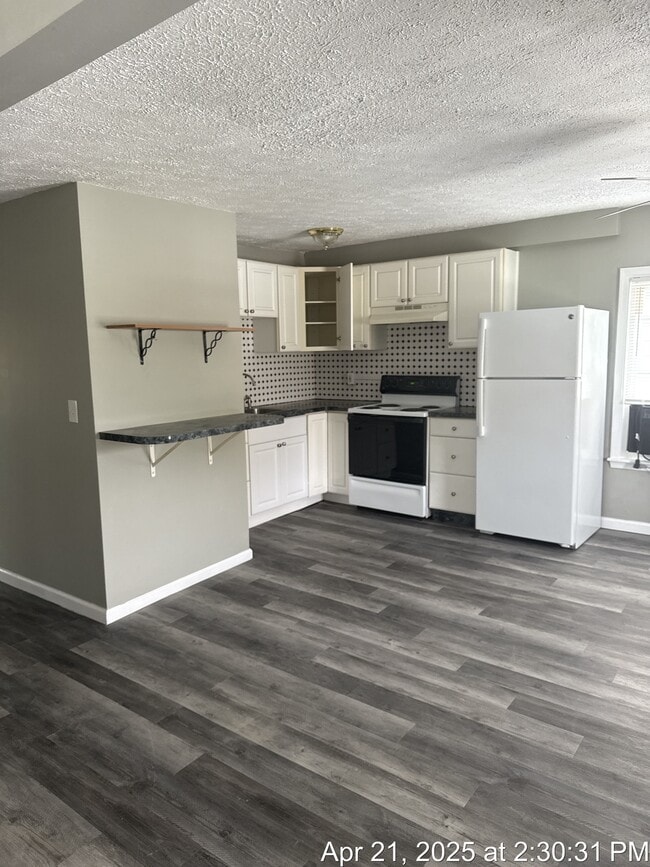 Building Photo - 463 Carvel Beach Rd