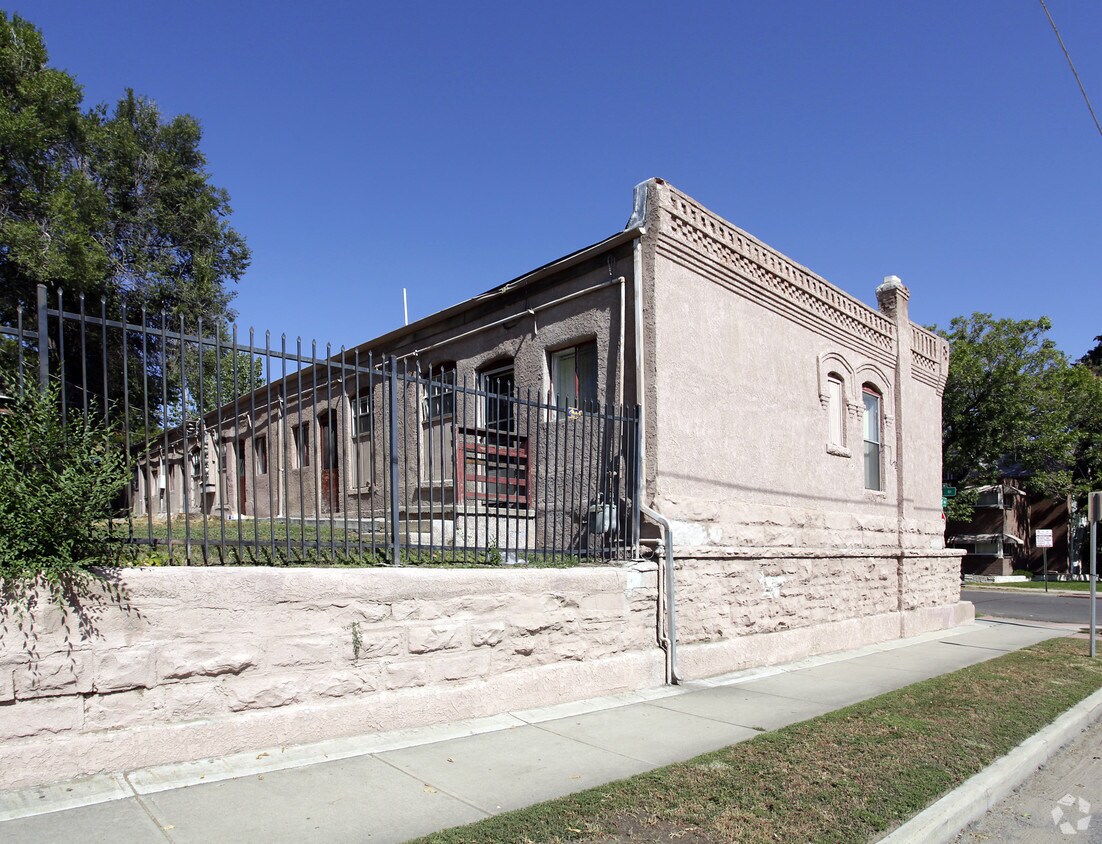 Building Photo - Americana Apartments