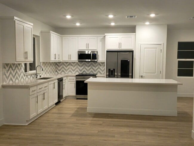 Building Photo - 3275 Workman Ave