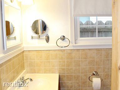 Foto del edificio - 3 br, 2 bath House - 3509 Plum Cres