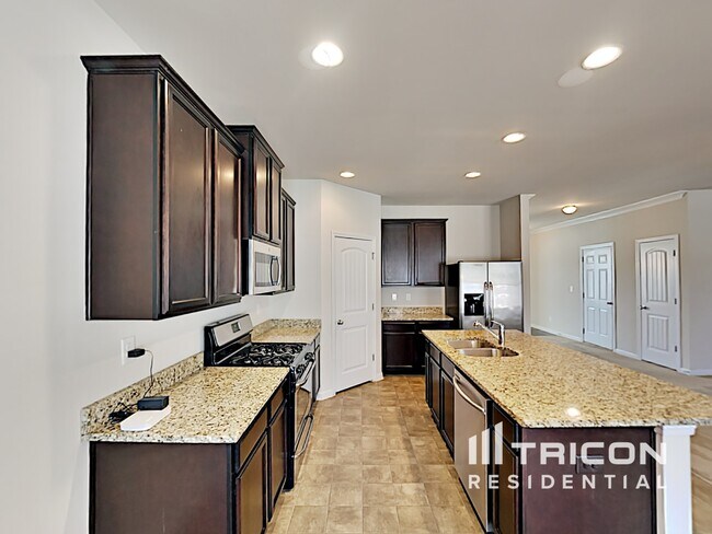 Building Photo - 64 Ledford Way