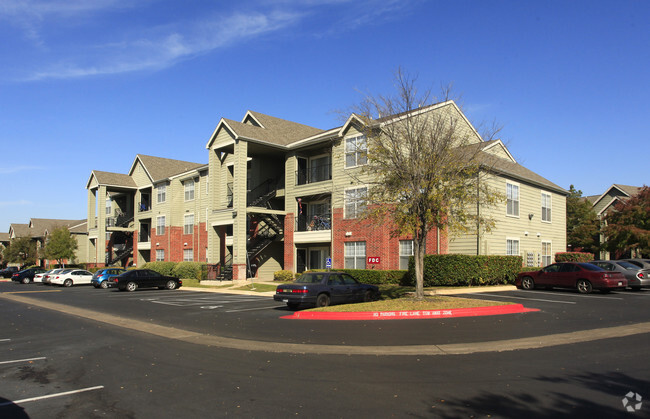 Building Photo - Oaks At Georgetown