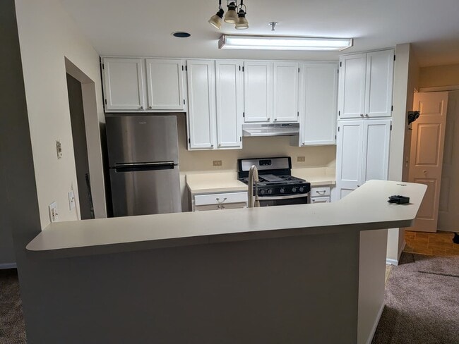 Building Photo - 5S455 Scots Dr