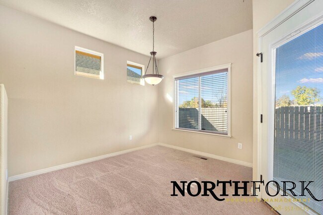 Foto del edificio - Low Maintenance Craftsman Home in Nampa