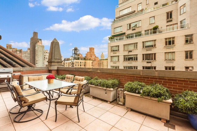 Photo - 188 E 70th St Apartment