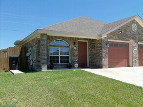 Building Photo - 5808 Aquarius Dr