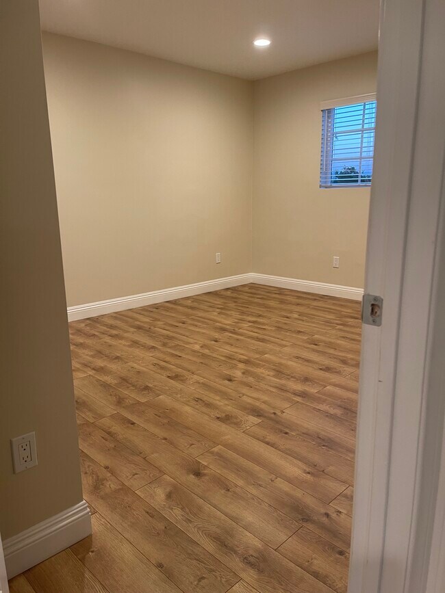 10324 Eton Ave, Chatsworth, CA 91311 Townhome Rentals in Chatsworth