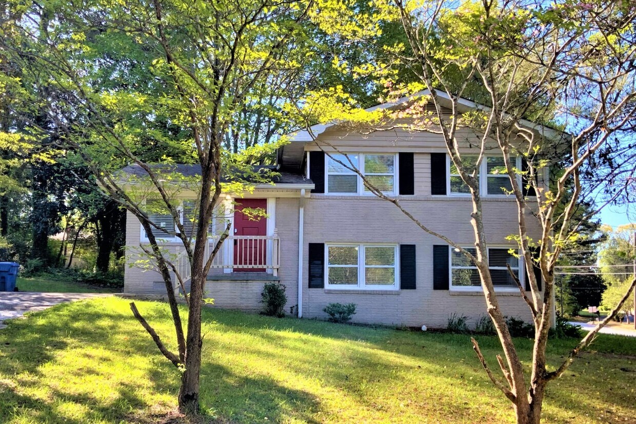 Foto principal - 4004 Rutgers Dr