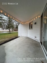 Building Photo - 2331 Manoa Ln N