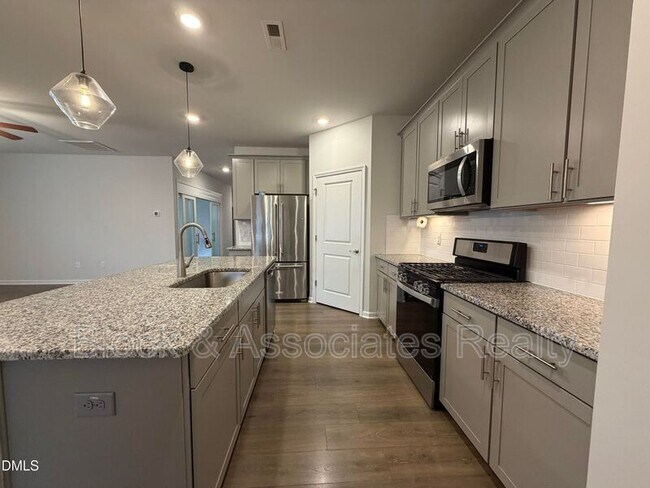 Building Photo - 1239 Underbrush Dr