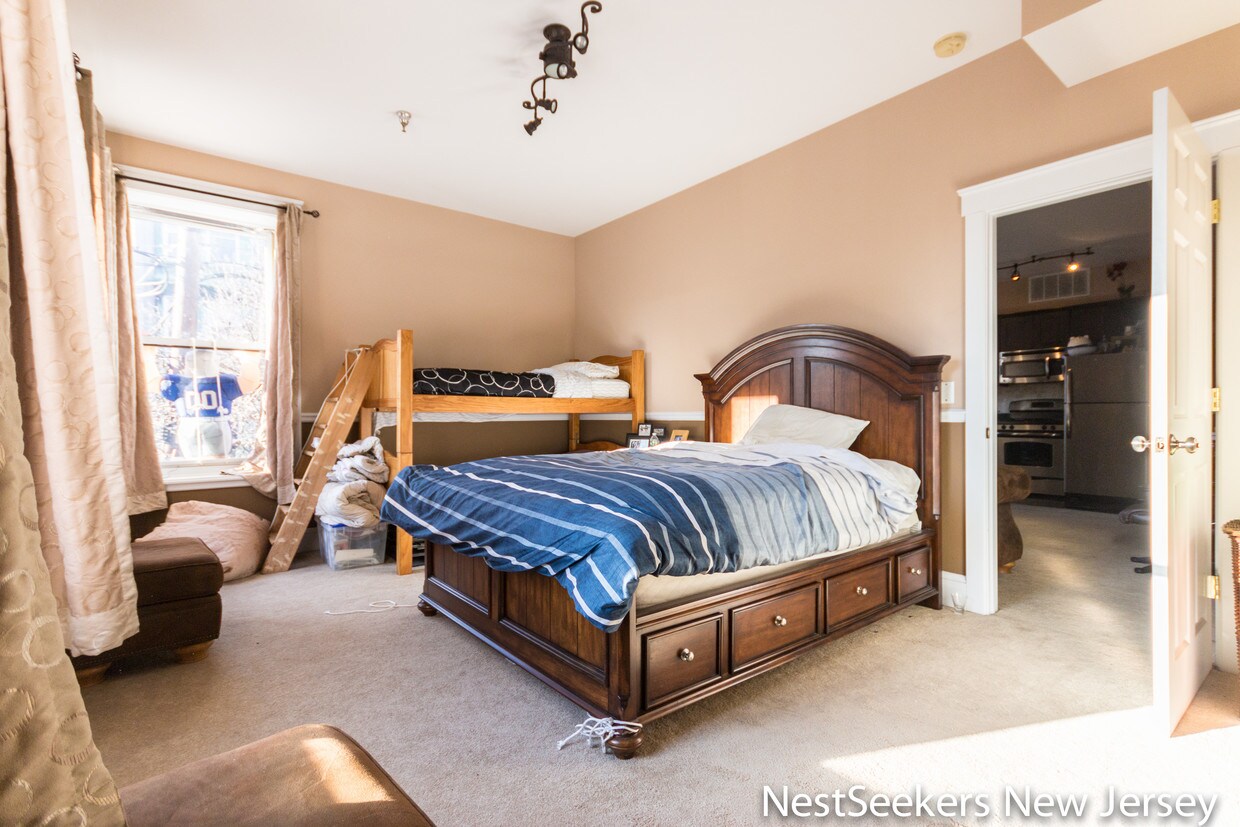 Foto principal - 110 1st St