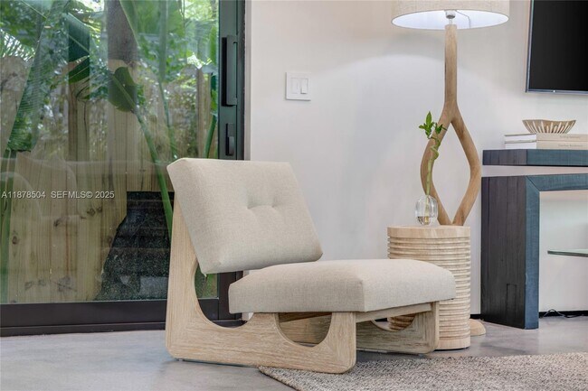 Foto del edificio - 1000 NW 9th Ct