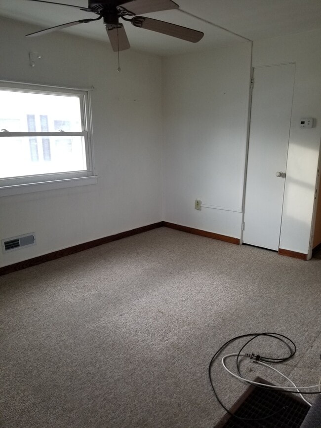 Living room - 3118 Sycamore St