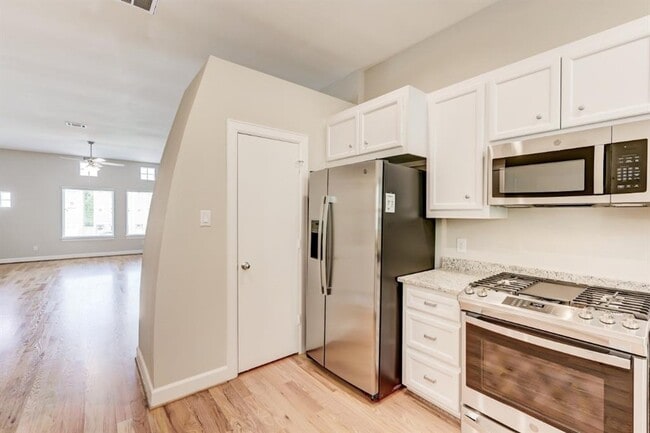 Building Photo - 8705 Bryam St