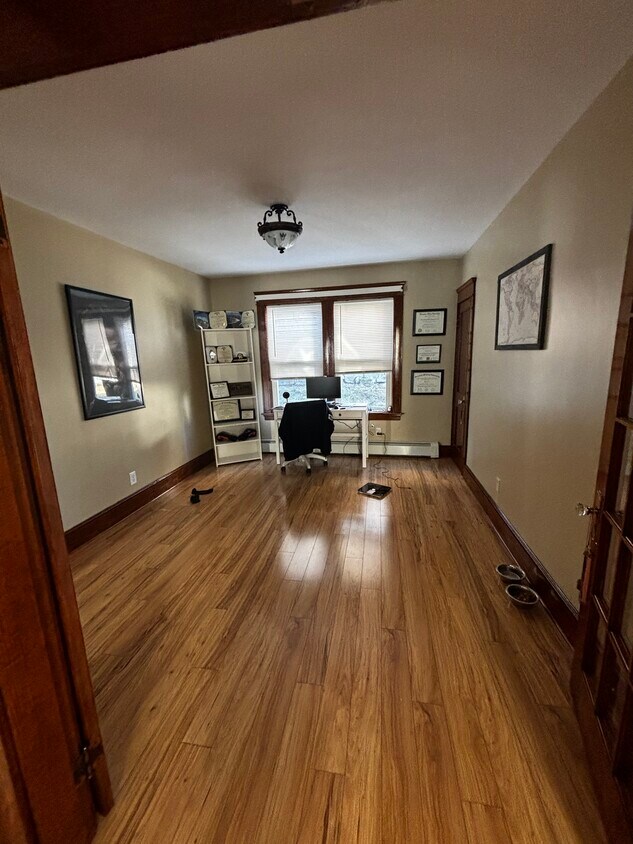 Primary Photo - 140 Hamilton St
