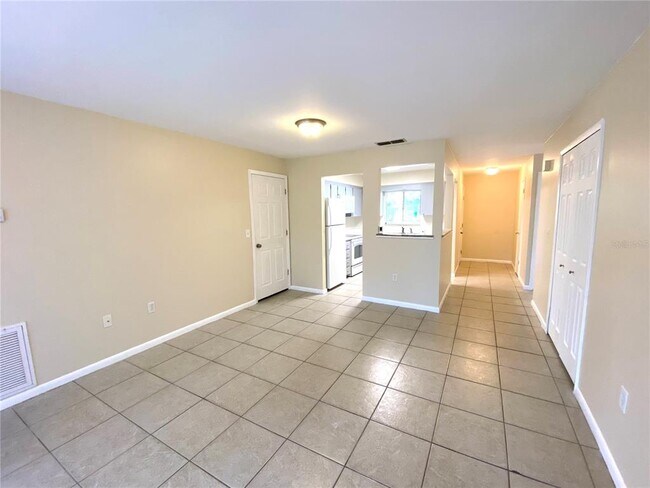 Building Photo - 421 Slumber Ln