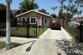 Building Photo - 325-327 E 60th St