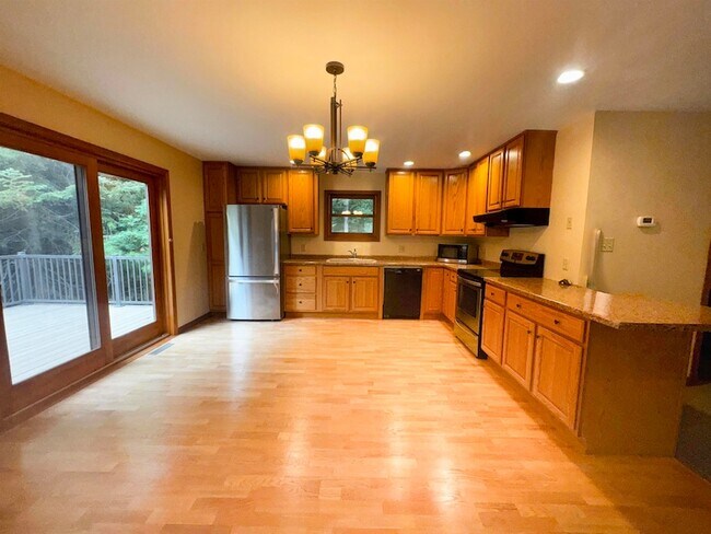 Building Photo - 36895 Connies Ln