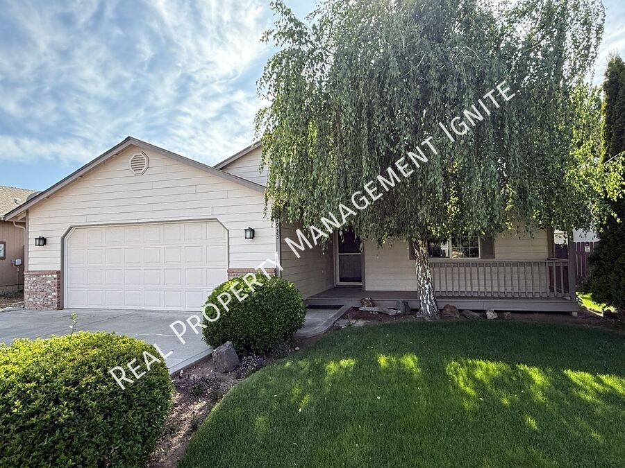 Primary Photo - 1933 SW 35th Pl