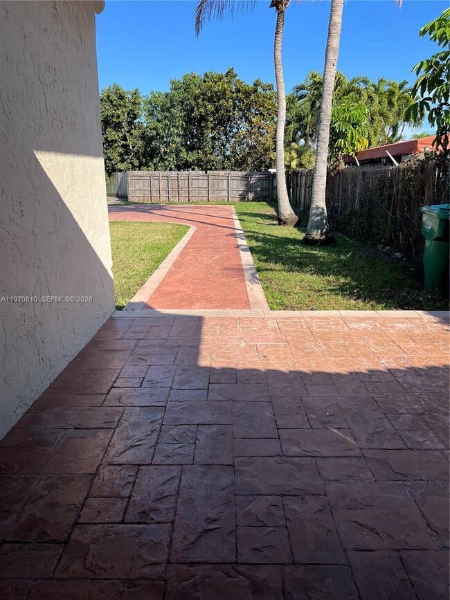 Foto del edificio - 158 SW 96th Ct