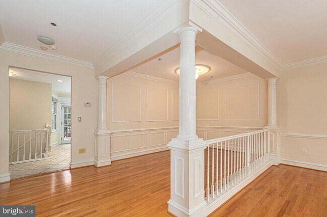 Building Photo - 5453 Whitley Park Terrace