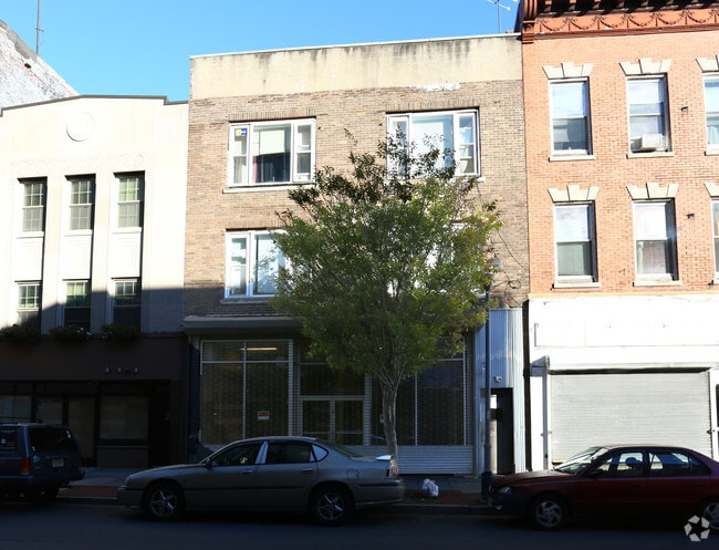 Building Photo - 234-236 E State St
