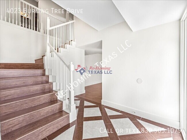 Foto del edificio - 4023 Burning Tree Dr