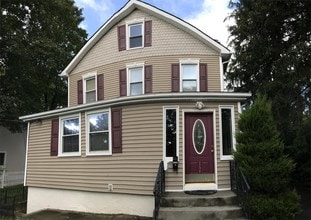 Building Photo - 164 Chauncey Pl