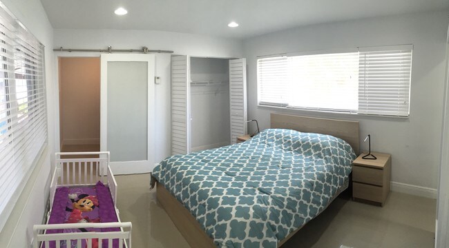 Foto del edificio - 2708 NE 32nd St