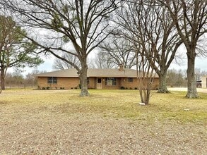 Building Photo - 605 S Tool Dr