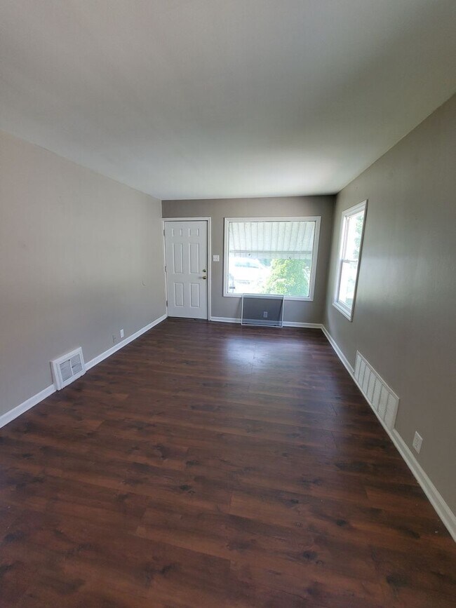 Foto del edificio - 3 bedroom single family!