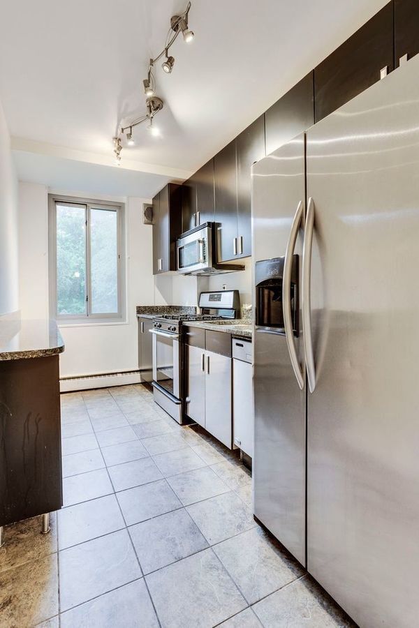 Foto del edificio - 4200 Cathedral Ave NW