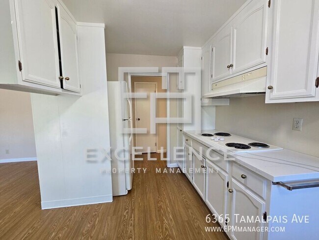 Foto del edificio - 6365 Tamalpais Ave