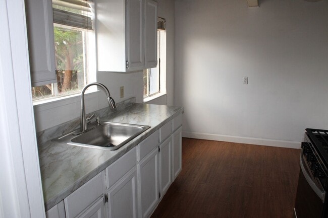 Foto del edificio - 3 bed 1 bath home