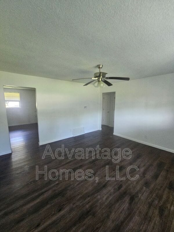 Building Photo - 746 N 70th St