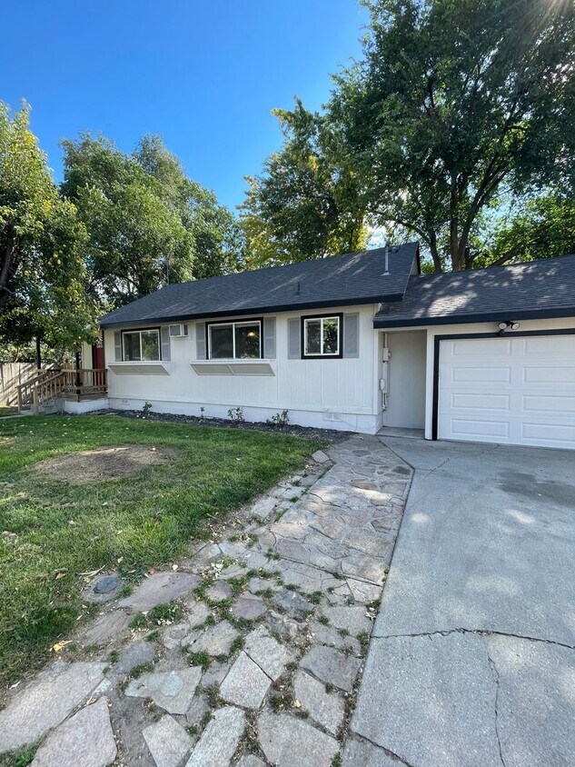 Primary Photo - Cute Home In Nampa!