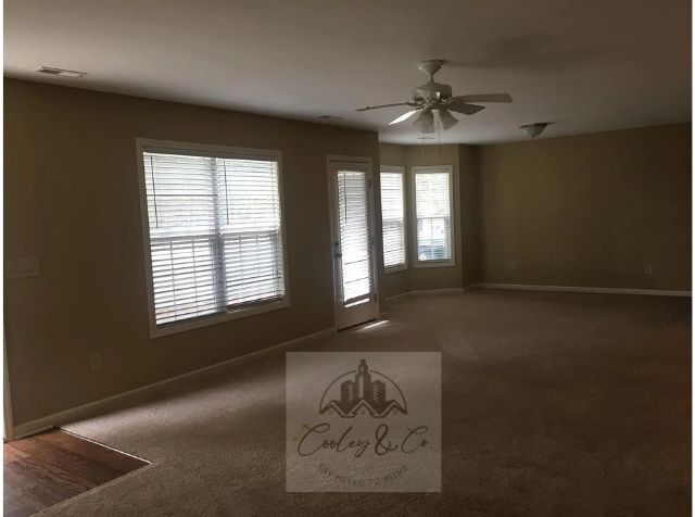 Foto del edificio - 805 St Matthews Rd