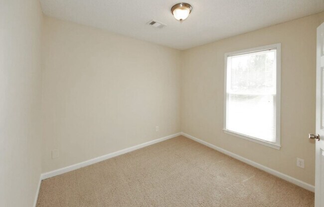 Foto del edificio - 709 Taylor Ct NE